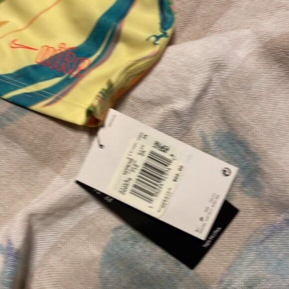 Nike Yellow Sportswear Air Cropped Tank Top XL - Picture 3 of 8